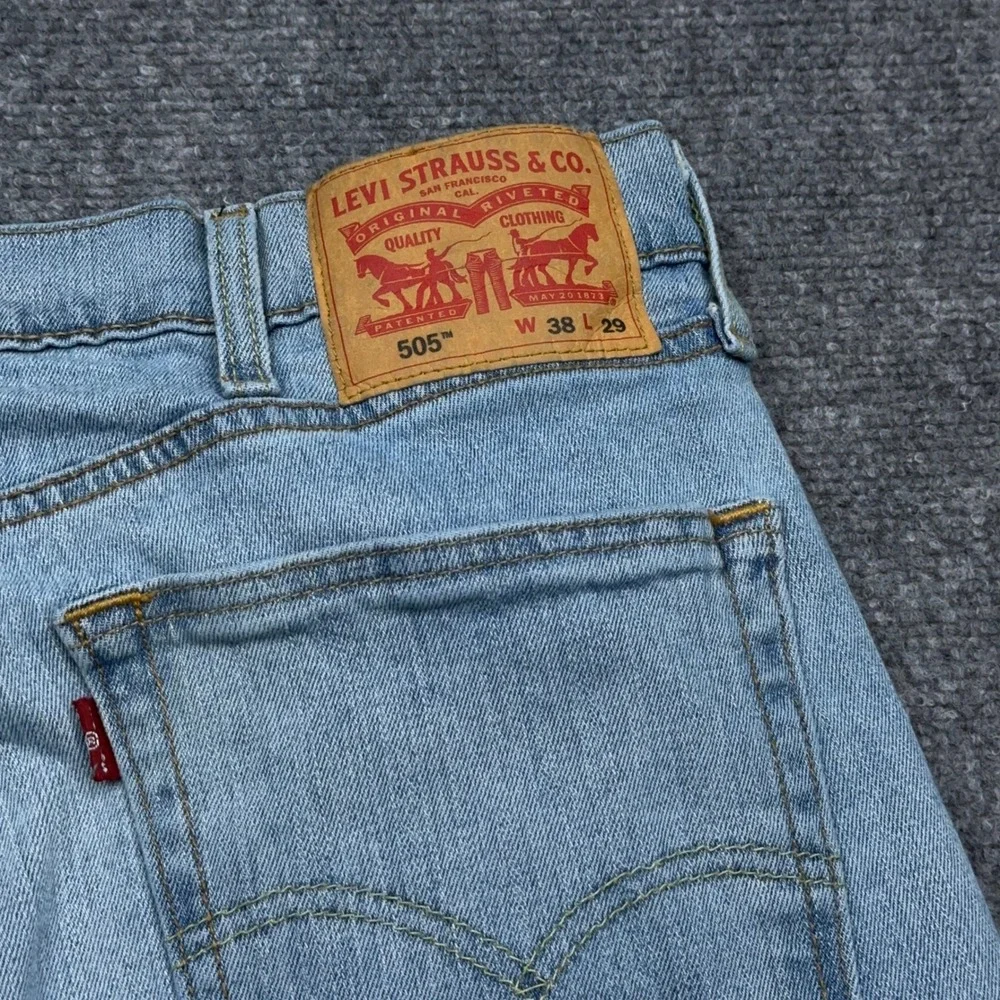 Levis excellent pre